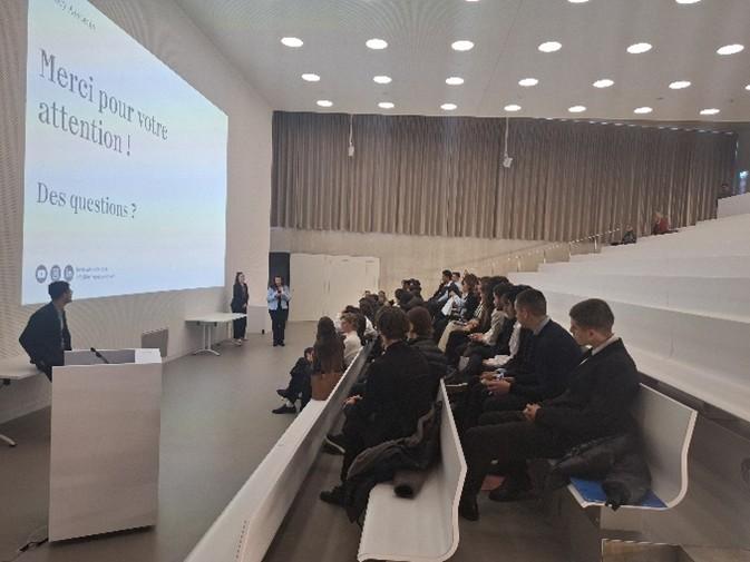 Fin de la présentation à l'Aula