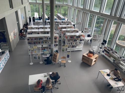 à vos livres!